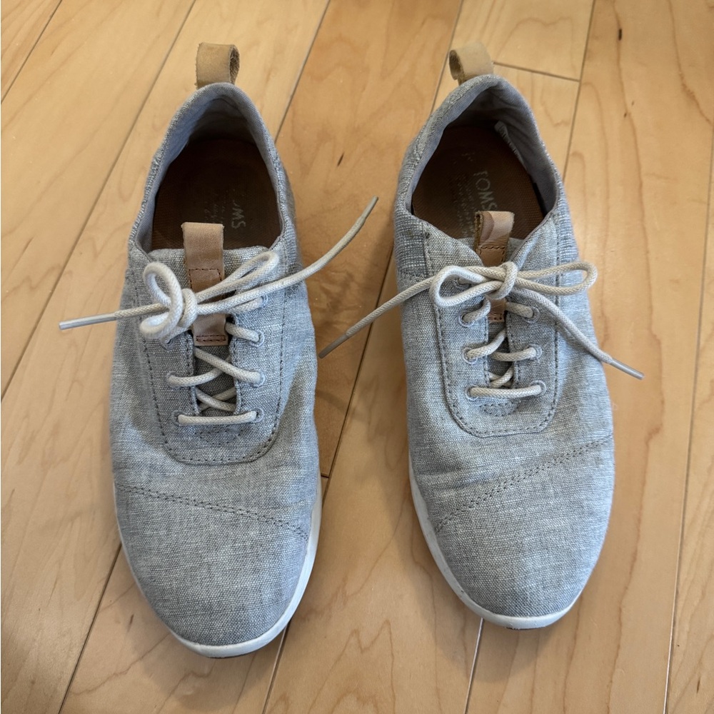 TOMS Women’s Cabrillo Sneakers Sz 7.5